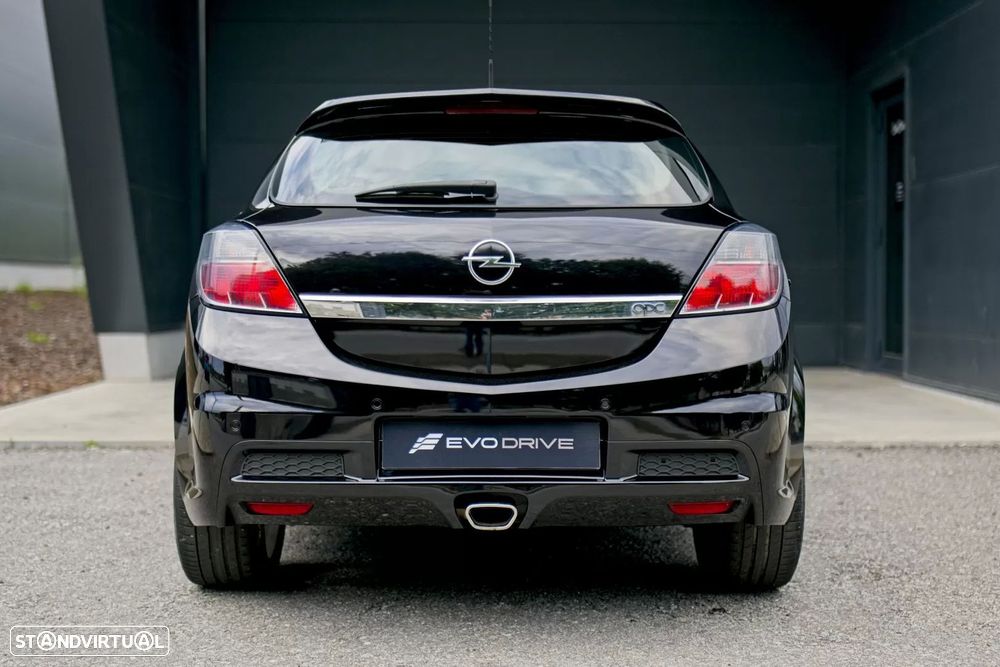 Opel Astra GTC OPC - 4