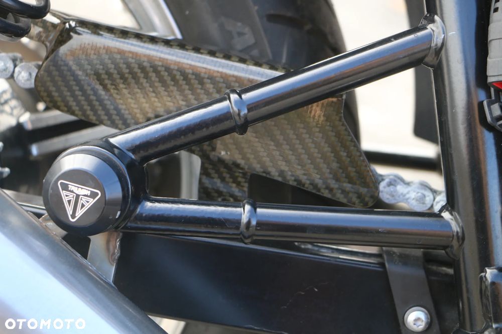 Triumph Bonneville - 9