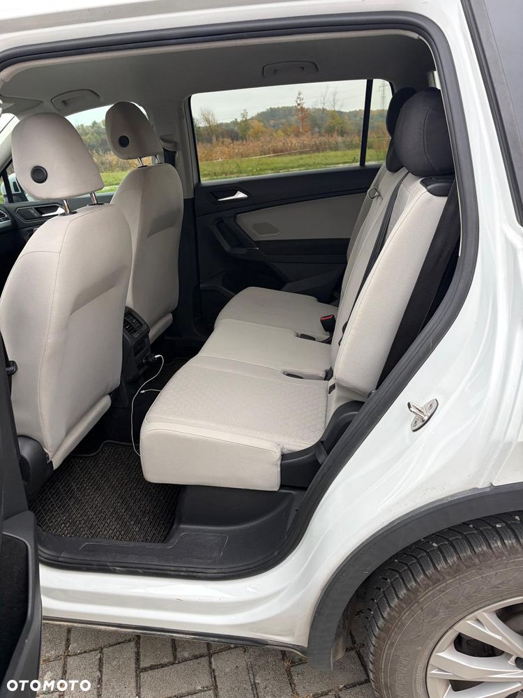 Volkswagen Tiguan - 33