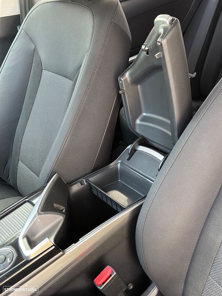 Hyundai i40 SW 1.7 CRDi Blue Comfort - 21