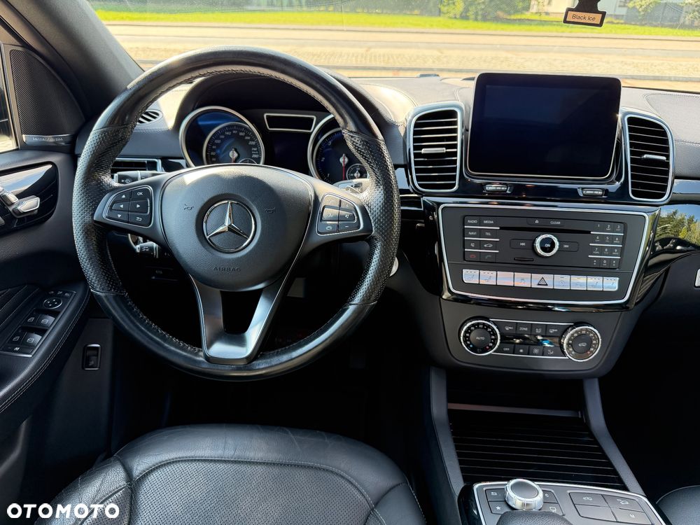 Mercedes-Benz GLE - 25