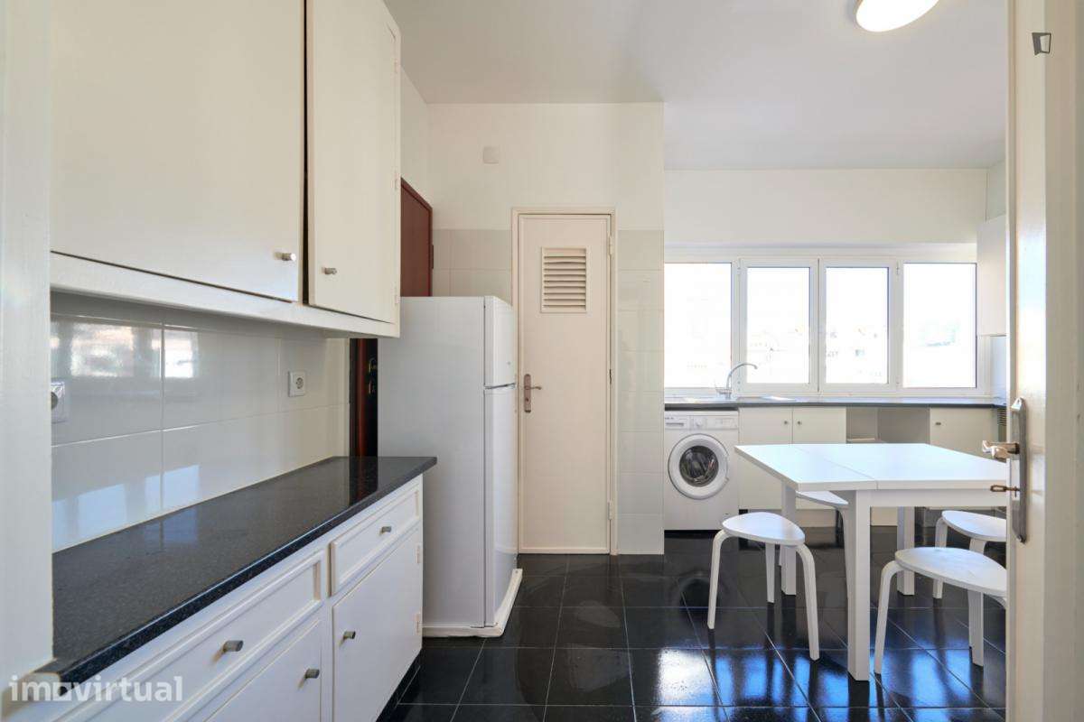 Quarto - localizado em Entrecampos Lisbon - Grande imagem: 2/24