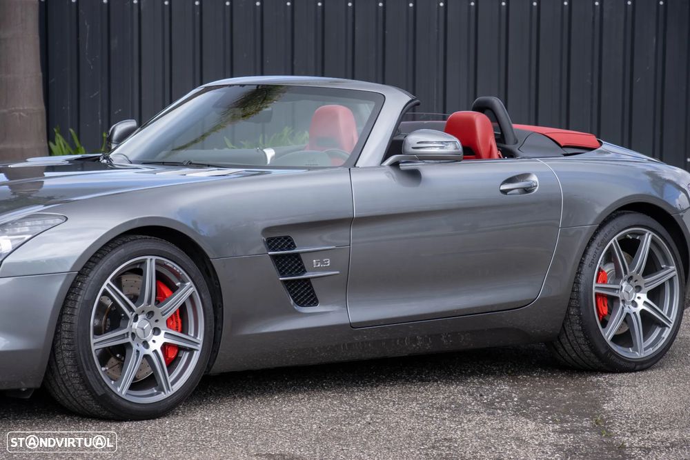 Mercedes-Benz SLS 63 AMG Roadster - 7