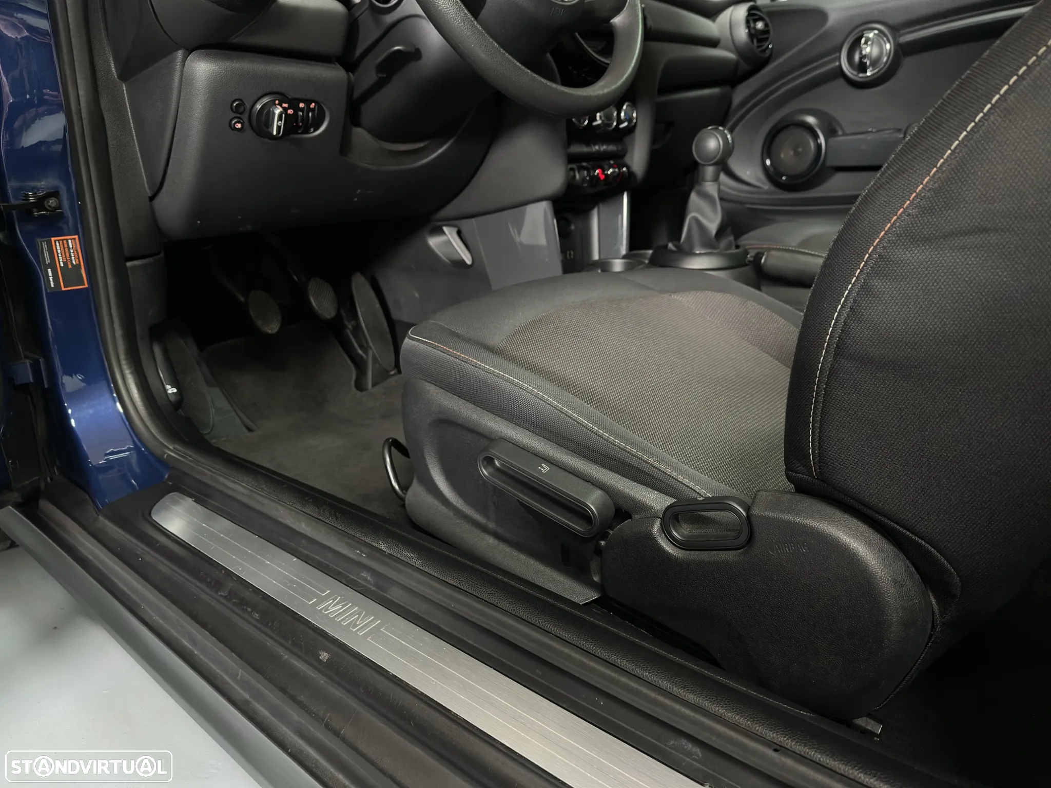 MINI 3 Portas One D - 26