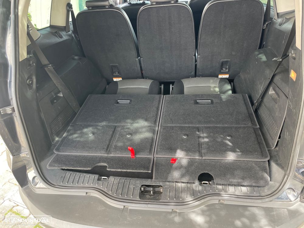 Ford S-Max 1.8 TDCi Titanium 7L - 19