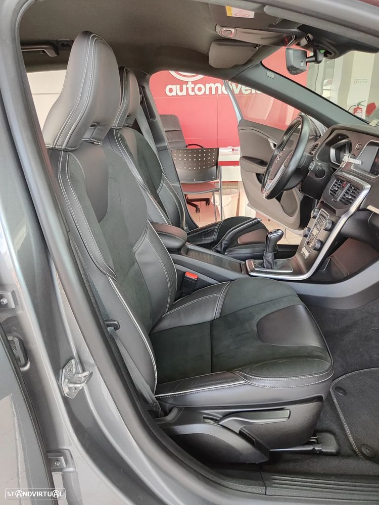 Volvo V40 2.0 D3 R-Design - 21