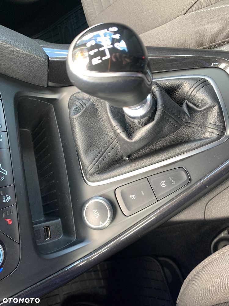 Ford Focus 2.0 TDCi Titanium ASS - 27