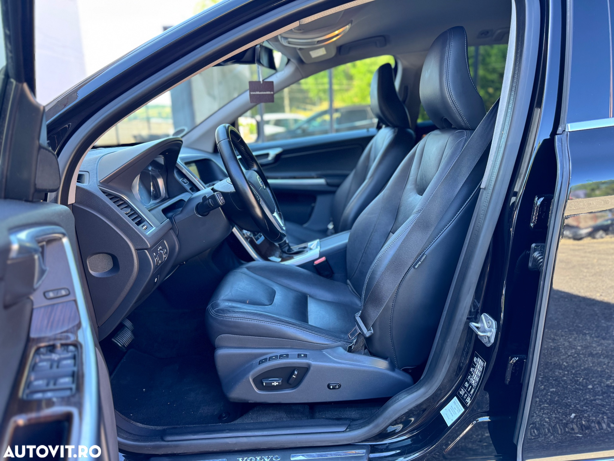 Volvo XC 60 D5 AWD Geartronic Summum - 35