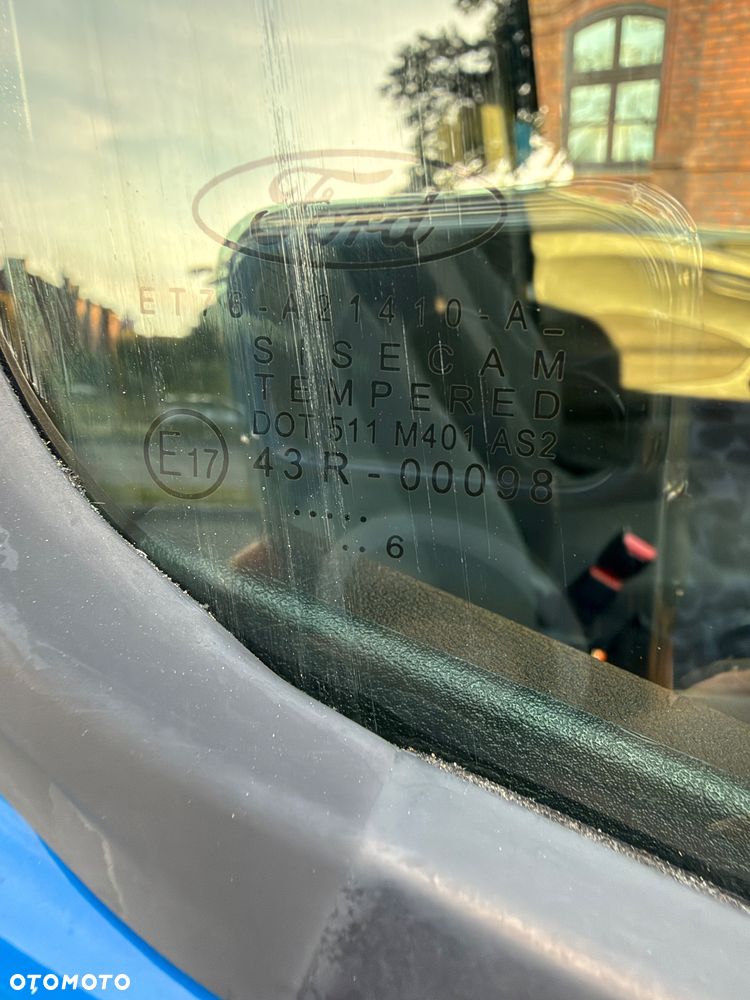 Ford transit courier - 21