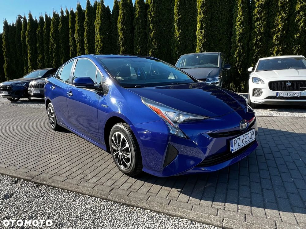 Toyota Prius Hybrid - 2