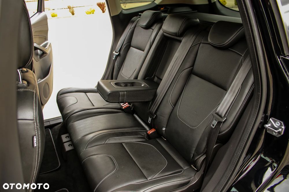 Ford Kuga 1.5 EcoBoost 2x4 Titanium - 25
