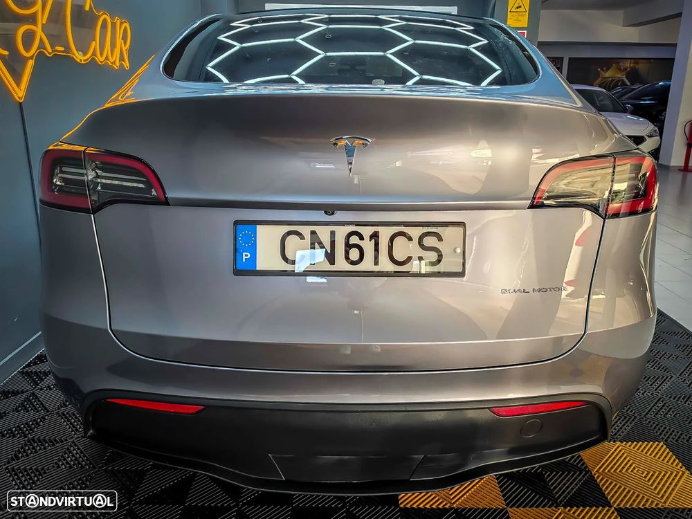 Tesla Model Y - 15