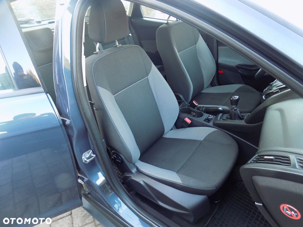 Ford Focus 1.6 Edition - 21
