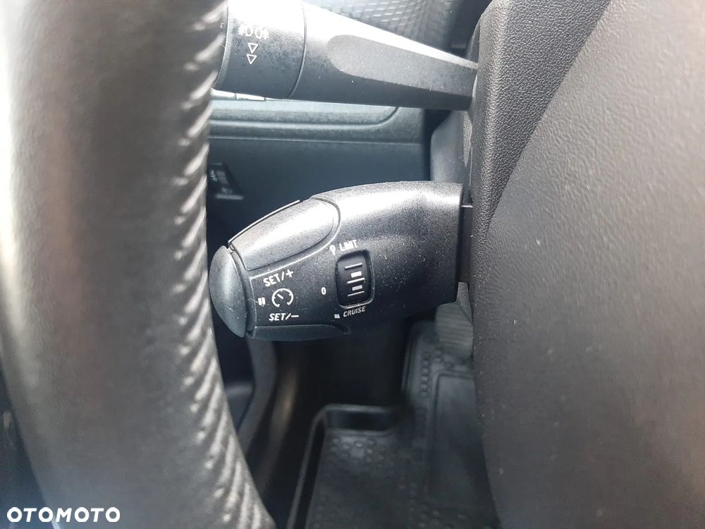 Peugeot 2008 1.5 BlueHDi Active S&S - 23