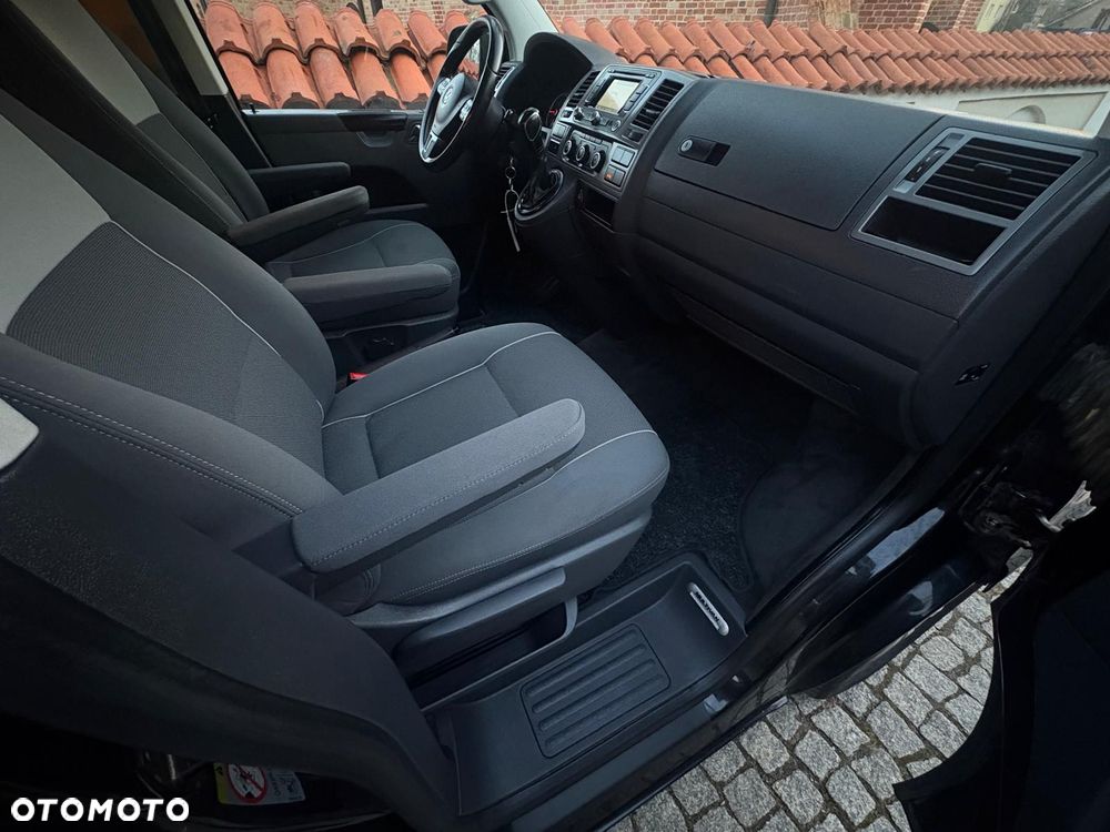 Volkswagen Multivan - 24