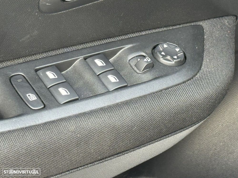 Peugeot e-208 50 kWh Allure - 8