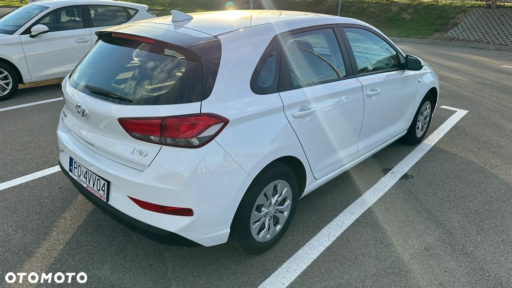 Hyundai i30 1.5 DPI Classic + - 5
