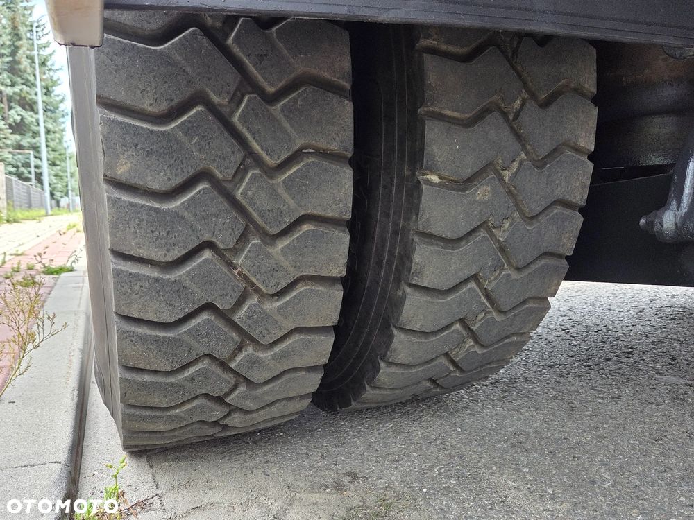 Mercedes-Benz AXOR 1826L // 9 BIEGÓW // KLIMA HAK // HDS HIAB ŻURAW DŹWIG // TYŁ PODUSZKI // EURO 4 - 17