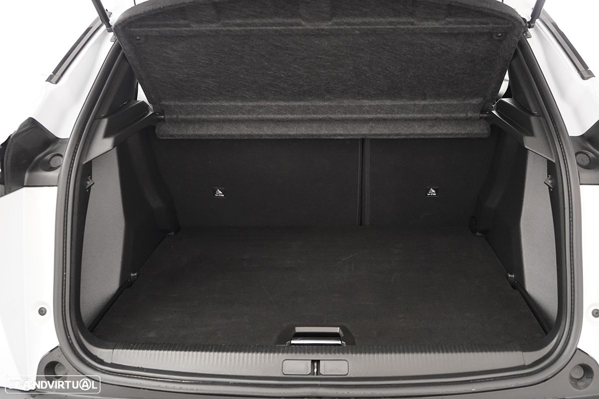 Peugeot 2008 1.2 PureTech Allure - 23