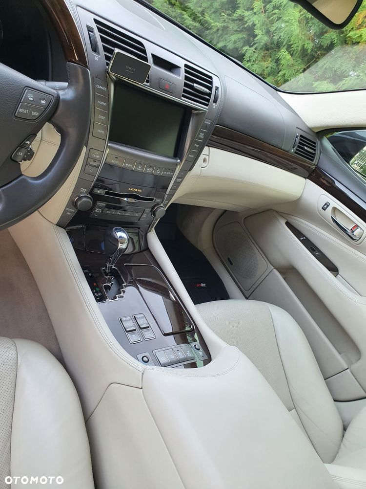 Lexus LS 460 Prestige - 26