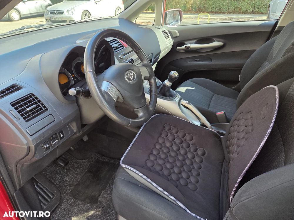 Toyota Auris 1.4 D-4D - 1