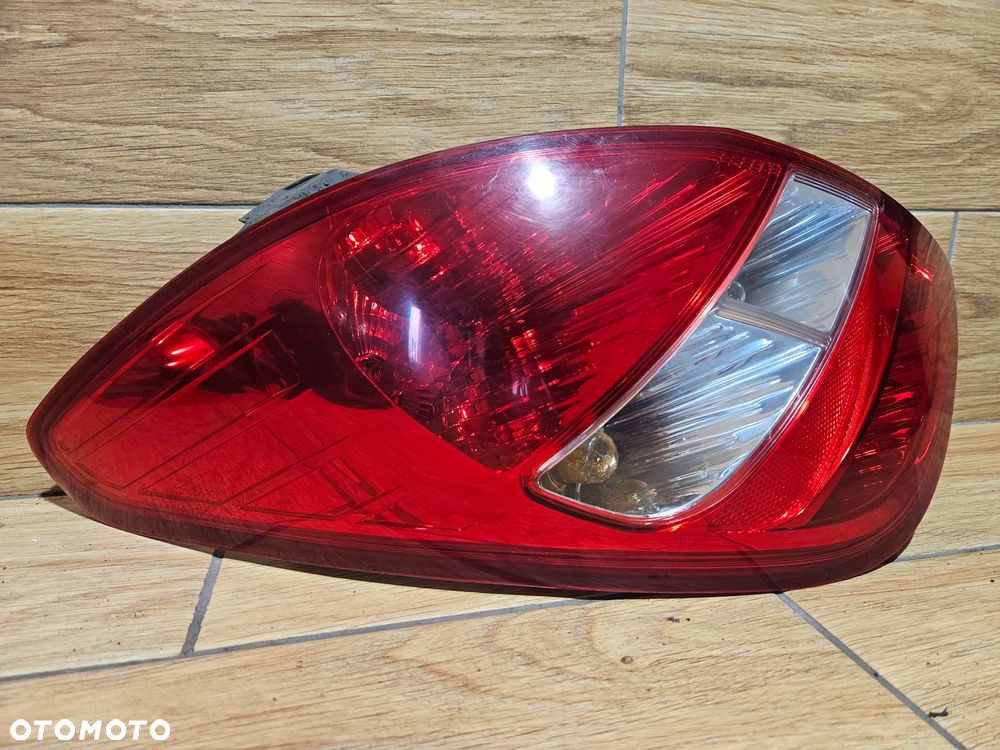 Hyundai I20 I Lampa Lewa Tylna Lewy Tył 2008-2012