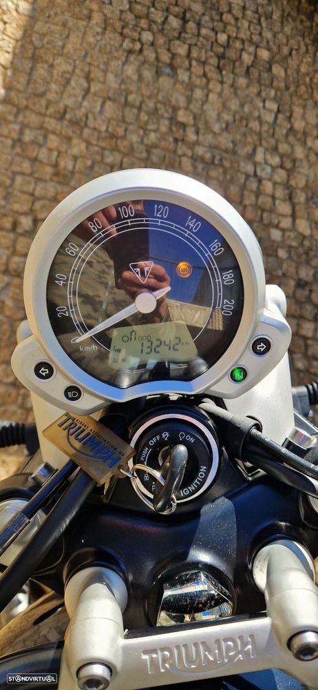 Triumph Street Twin - 5