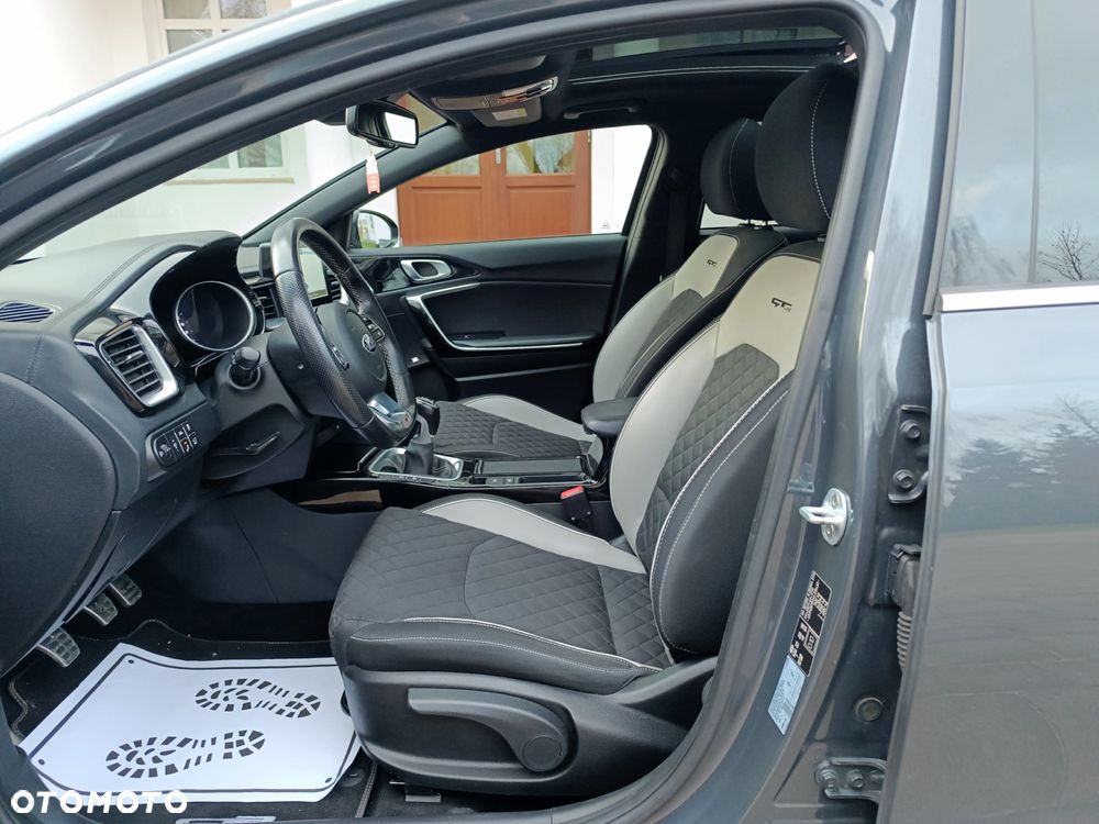 Kia ProCeed 1.6 CRDi GT Line - 24