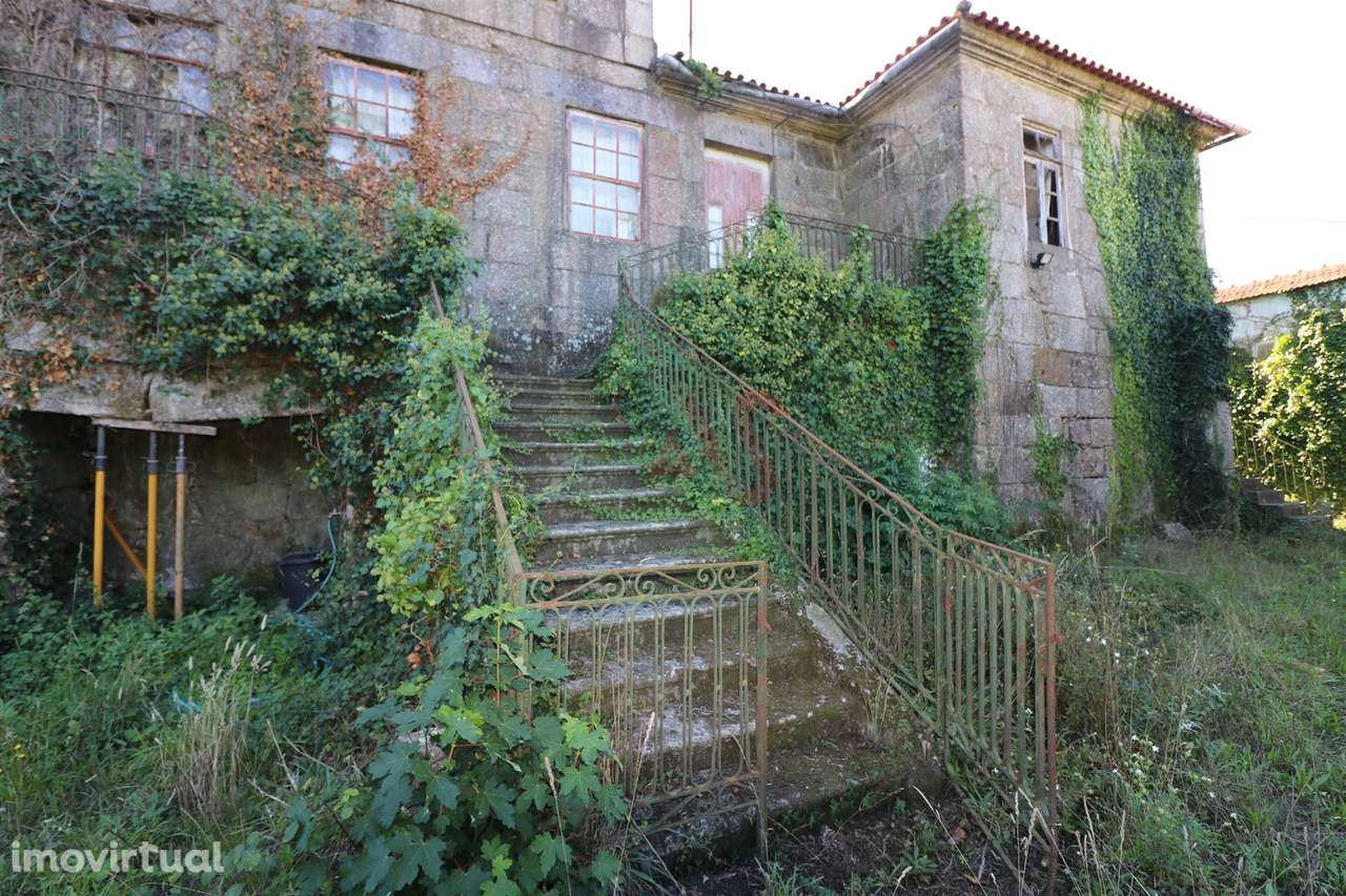 Quinta centenária para restauro com 3.200 m2 em Raimonda, Paços de Fer - Grande imagem: 4/60