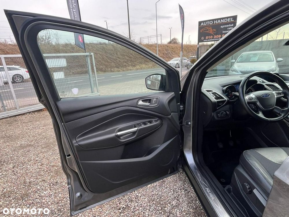Ford Kuga 1.6 EcoBoost 2x4 Titanium - 26