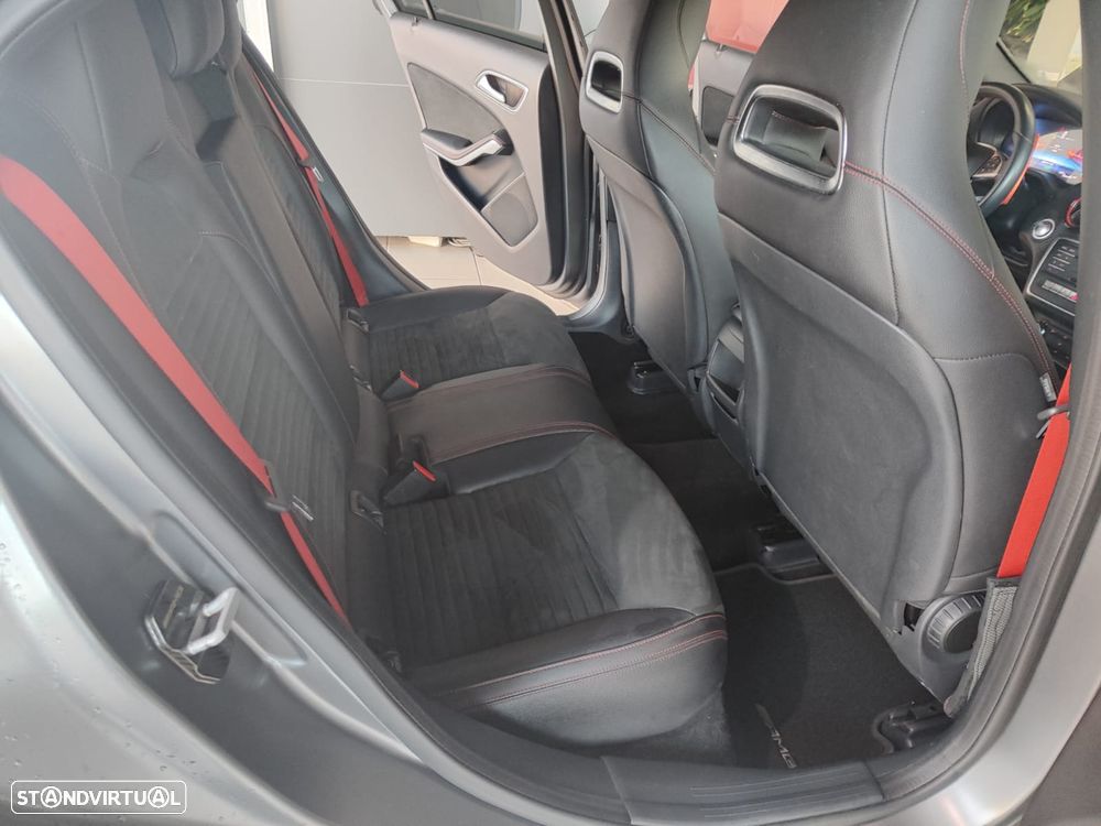 Mercedes-Benz A 45 AMG 4Matic Speedshift 7G-DCT - 14