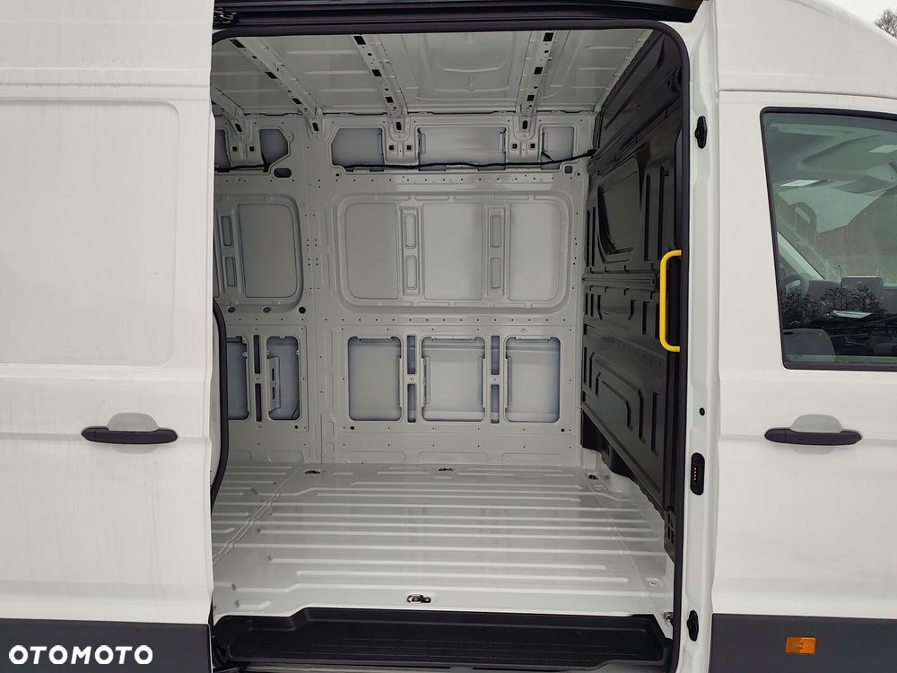 Volkswagen Crafter 35 Furgon, 2,0 TDI SCR 177KM,  6-bieg man., r.o: 4490 mm - 36