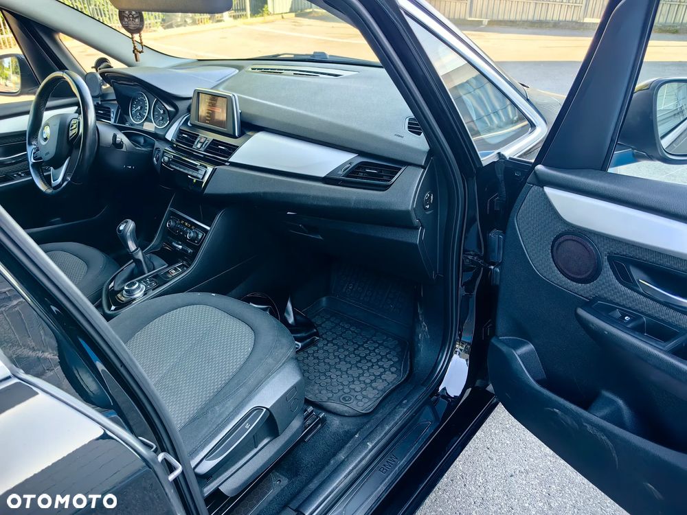 BMW Seria 2 216d - 7