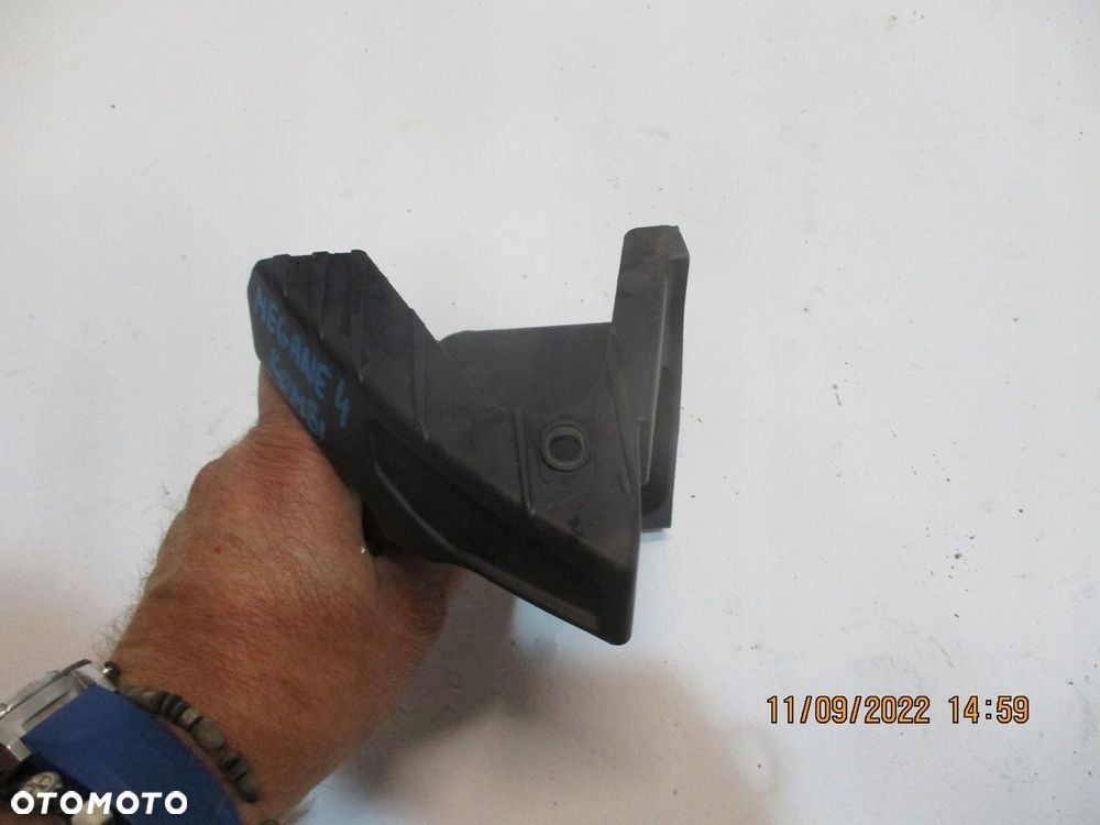 Ślizg zderzaka TYŁ RENAULT MEGANE IV 850450815R - 2