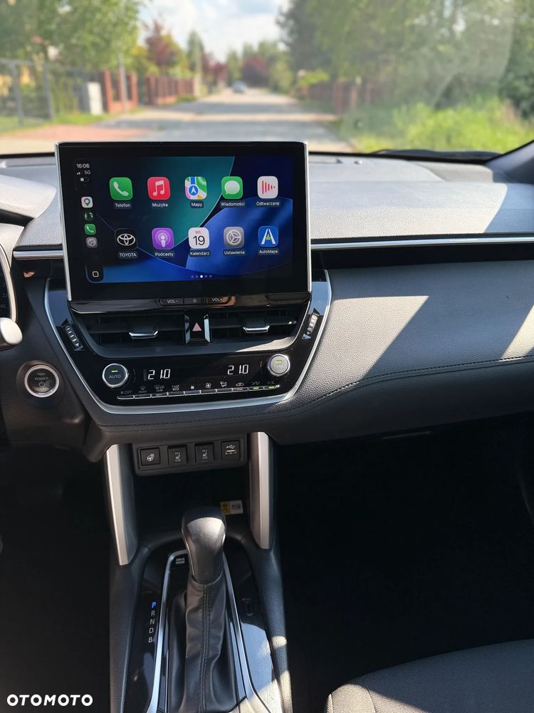 Toyota Corolla Cross 2.0 Hybrid Style AWD - 16