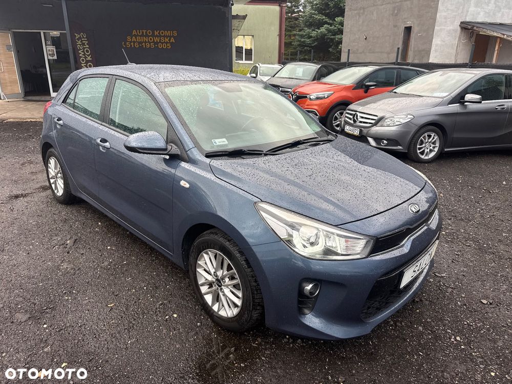 Kia Rio 1.4 L - 5