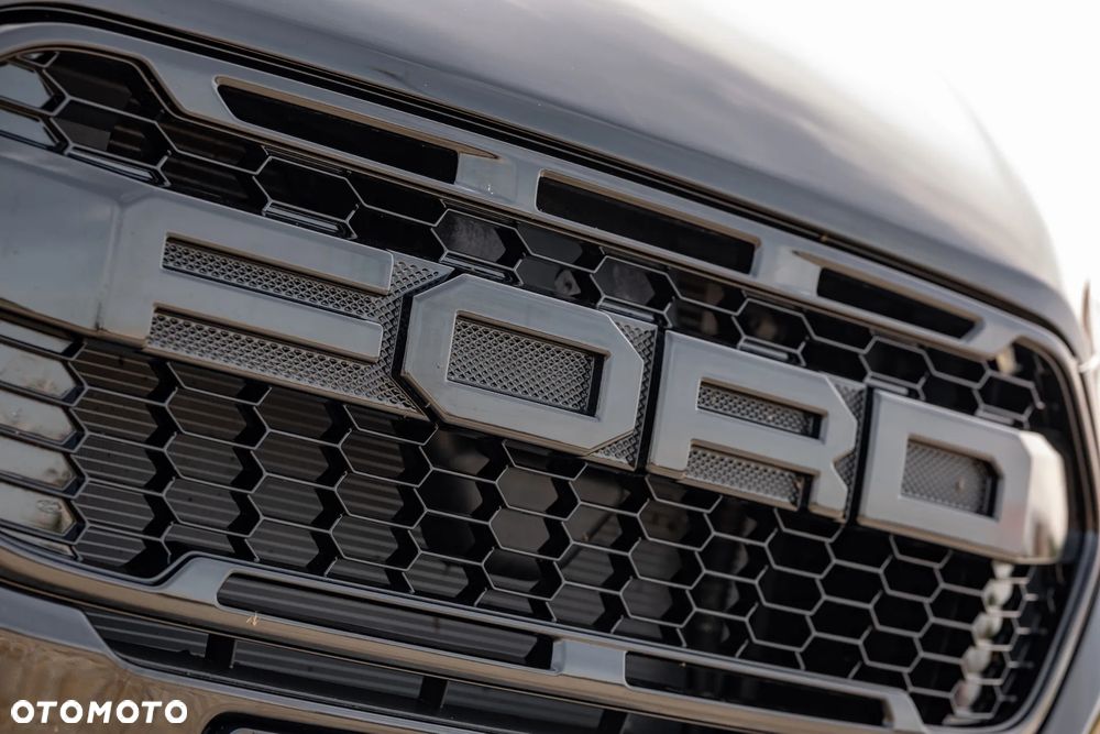 Ford Tourneo Custom - 10