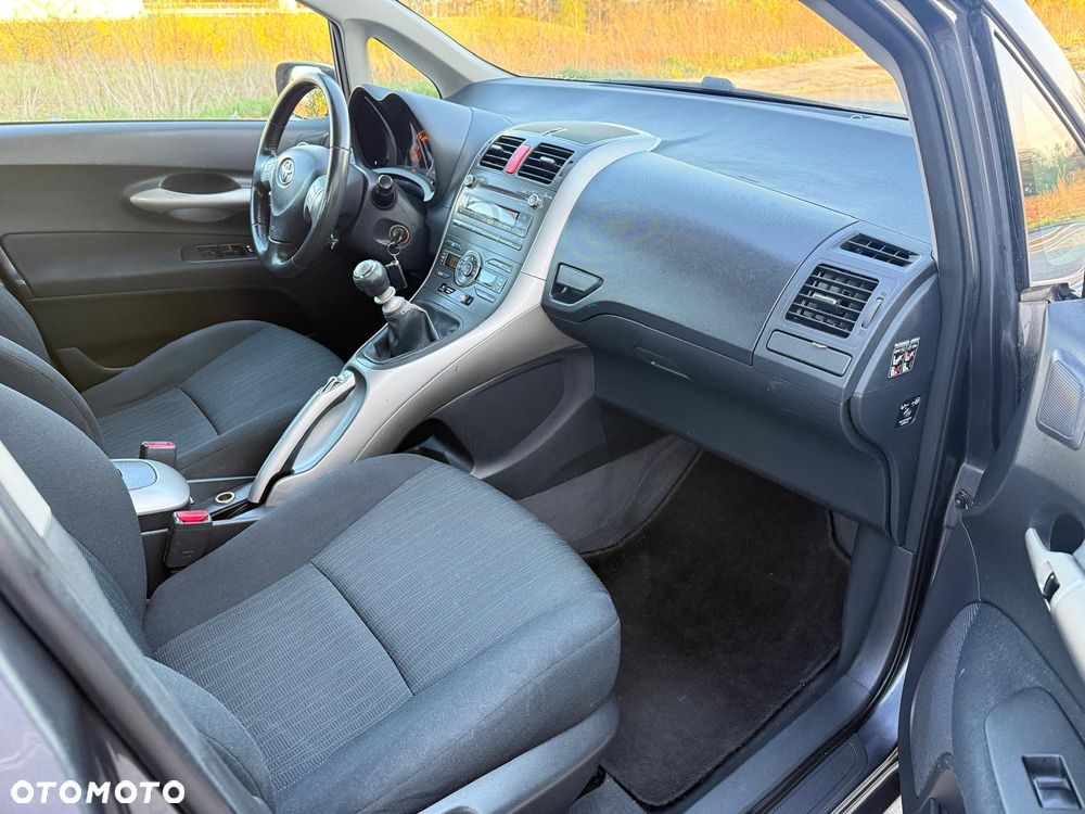 Toyota Auris 2.0 D-4D Luna - 11