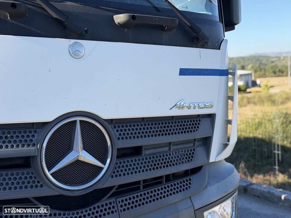 Mercedes Benz Antos 2543 6x2 Porta-Bebidas FullAir - 3