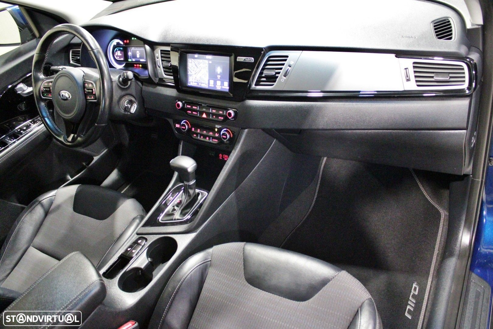 Kia Niro 1.6 GDi HEV Urban - 17