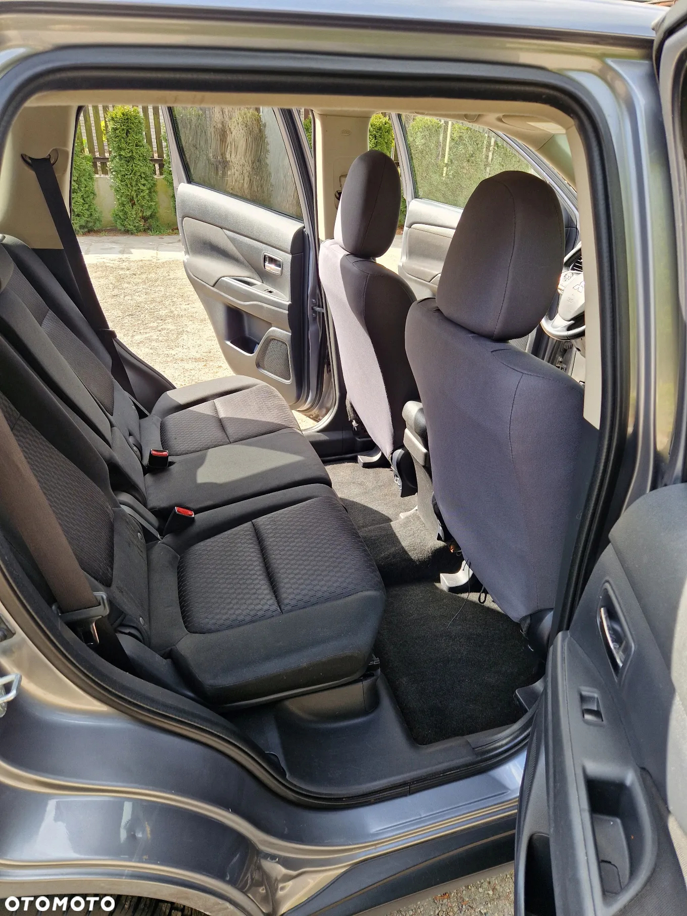 Mitsubishi Outlander - 13