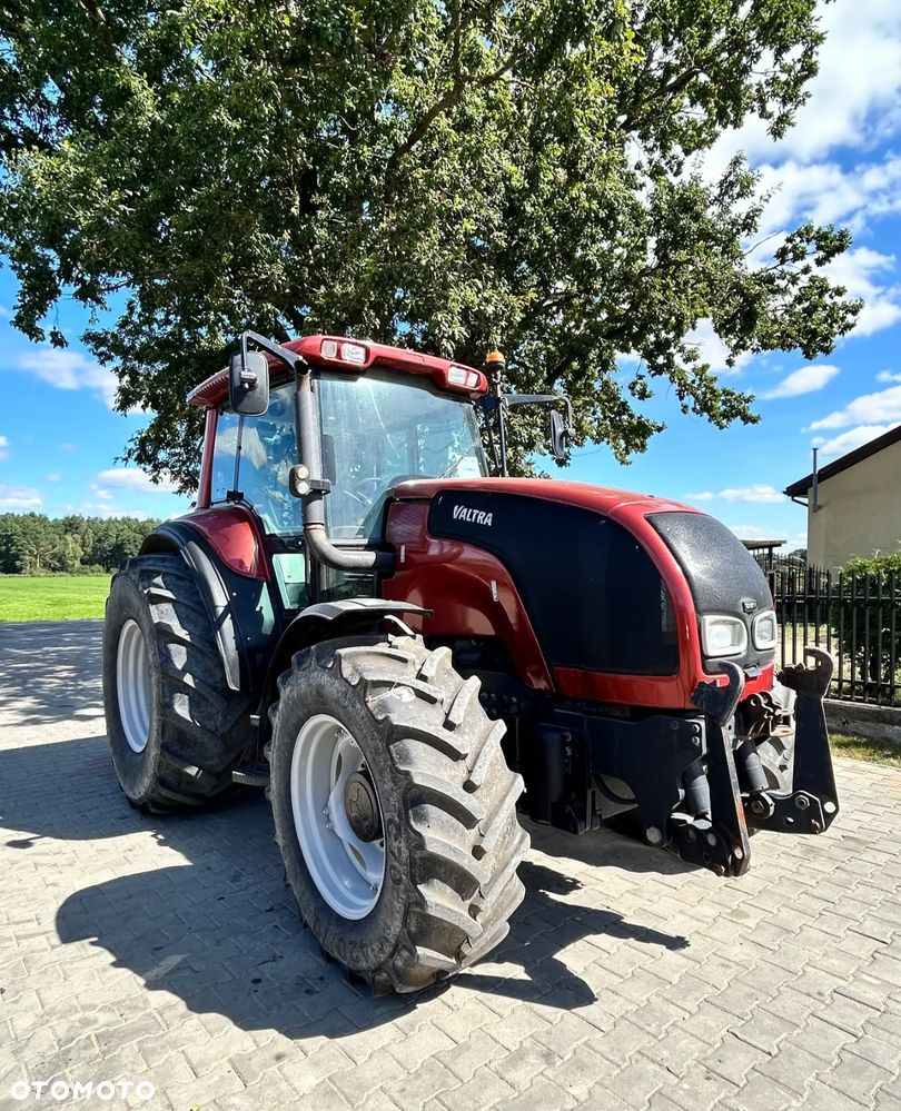 Valtra M150