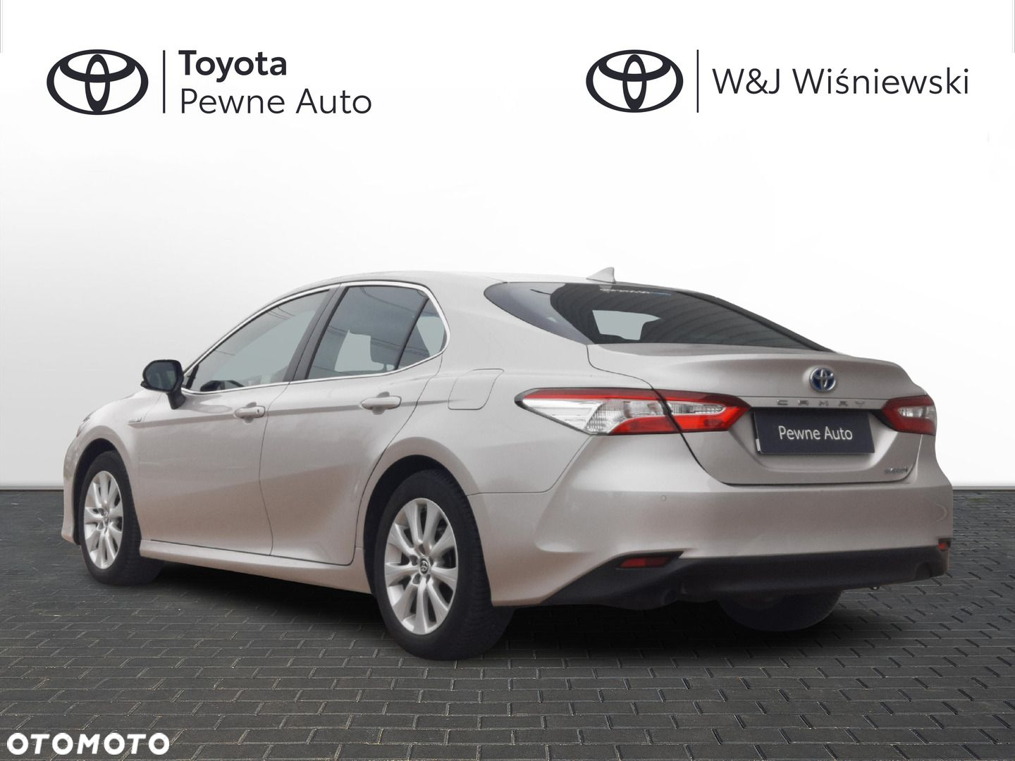 Toyota Camry - 23