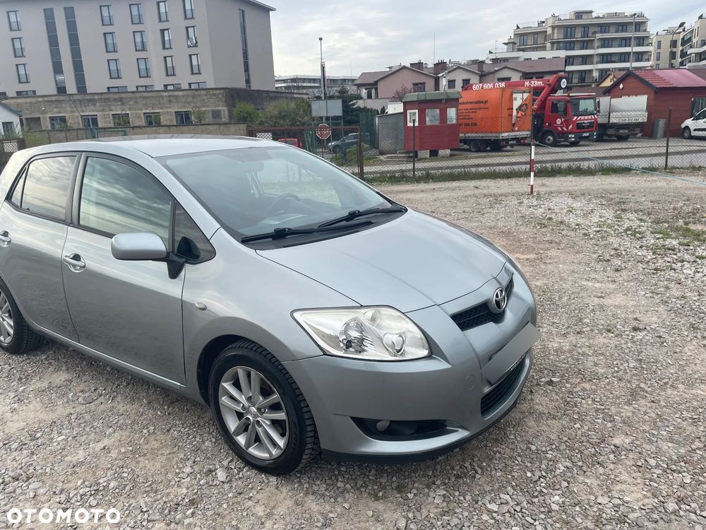 Toyota Auris 2.0 D-4D - 11