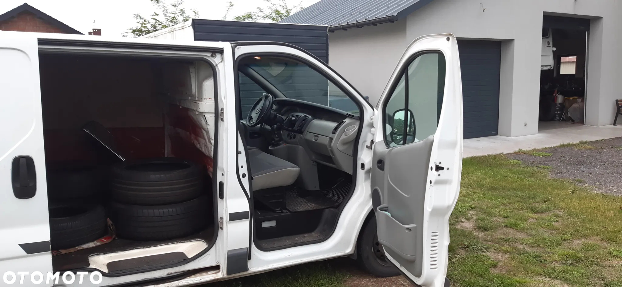 Opel Vivaro L2H1 2.9t - 7