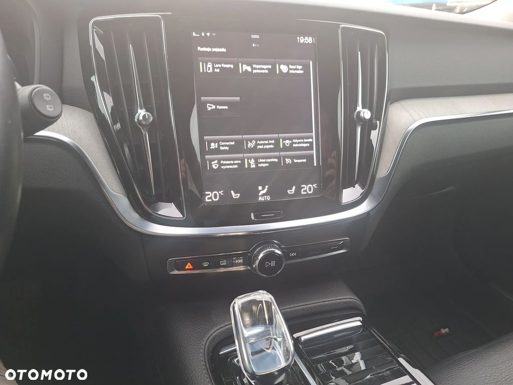 Volvo V60 T8 AWD Plug-In Hybrid Inscription - 18