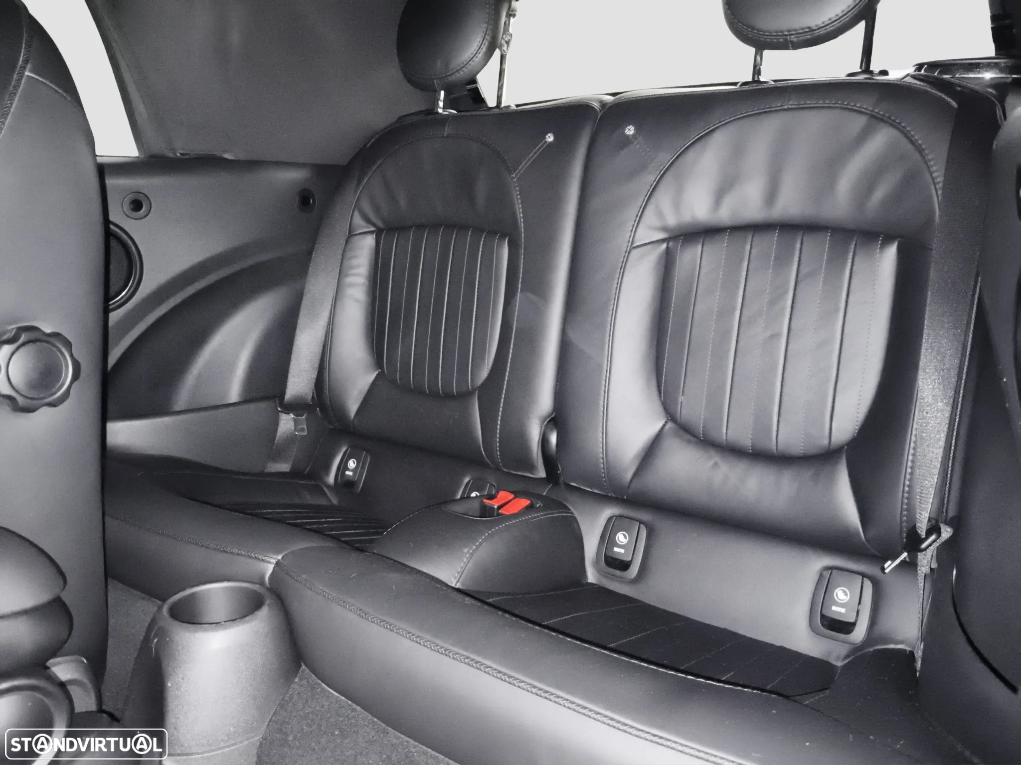 MINI Cabrio Cooper Auto - 13