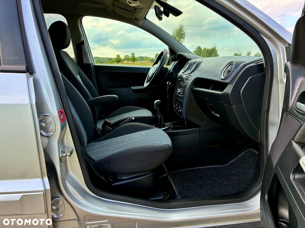 Ford Fusion 1.6 + - 23
