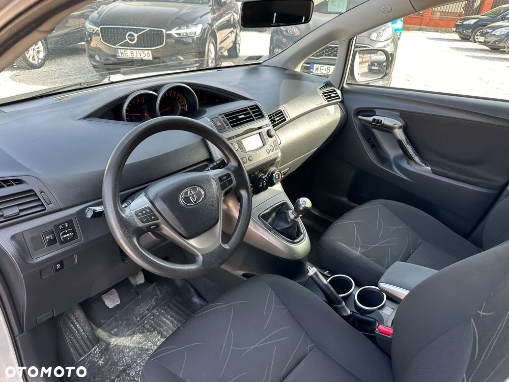Toyota Verso 2.0 D-4D Luna - 13