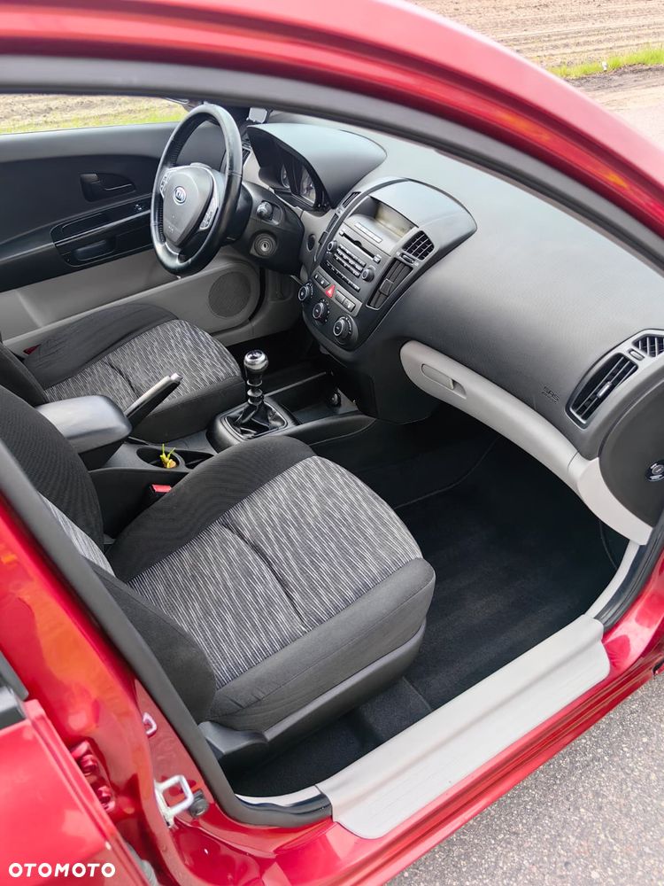 Kia Ceed 1.6 Comfort - 9